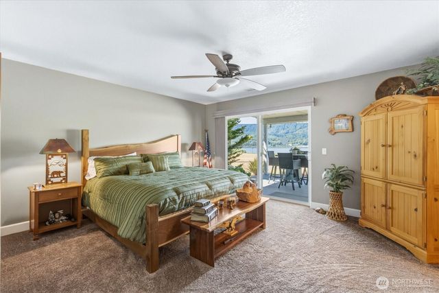 268 S Welcome Slough Road, Cathlamet, WA 98612