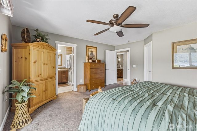 268 S Welcome Slough Road, Cathlamet, WA 98612