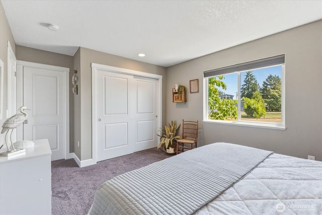 268 S Welcome Slough Road, Cathlamet, WA 98612