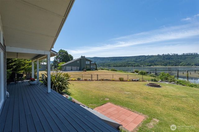 268 S Welcome Slough Road, Cathlamet, WA 98612