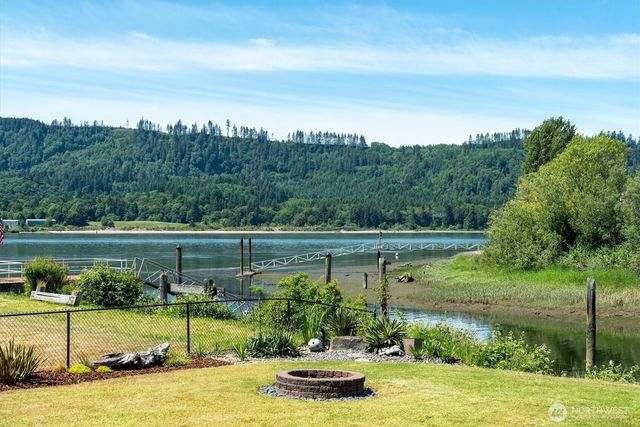 268 S Welcome Slough Road, Cathlamet, WA 98612