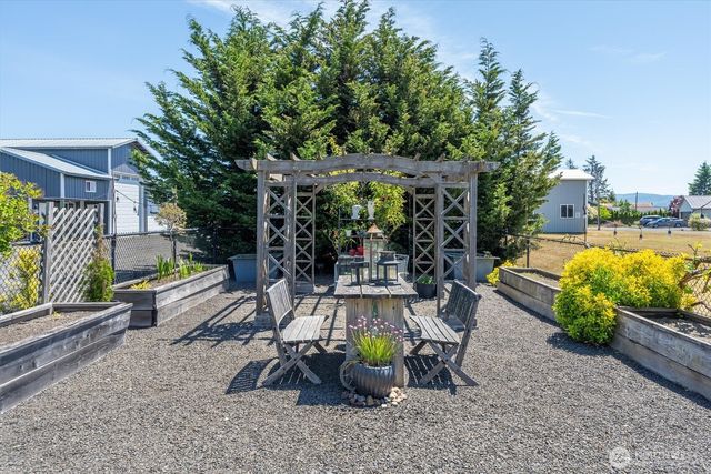 268 S Welcome Slough Road, Cathlamet, WA 98612