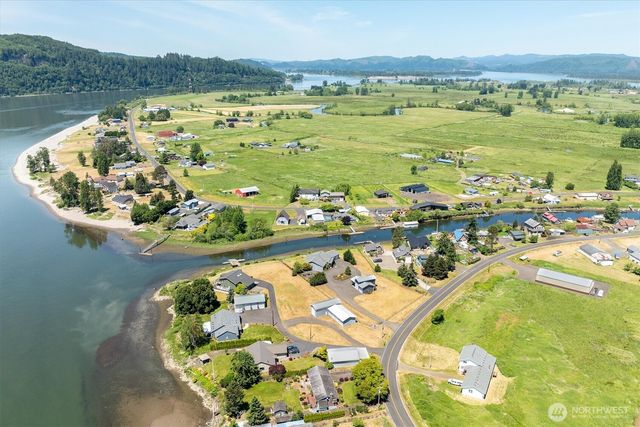 268 S Welcome Slough Road, Cathlamet, WA 98612