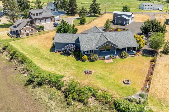 268 S Welcome Slough Road, Cathlamet, WA 98612