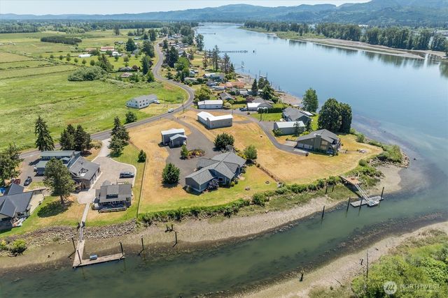 268 S Welcome Slough Road, Cathlamet, WA 98612