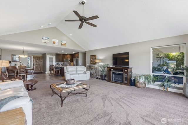 268 S Welcome Slough Road, Cathlamet, WA 98612