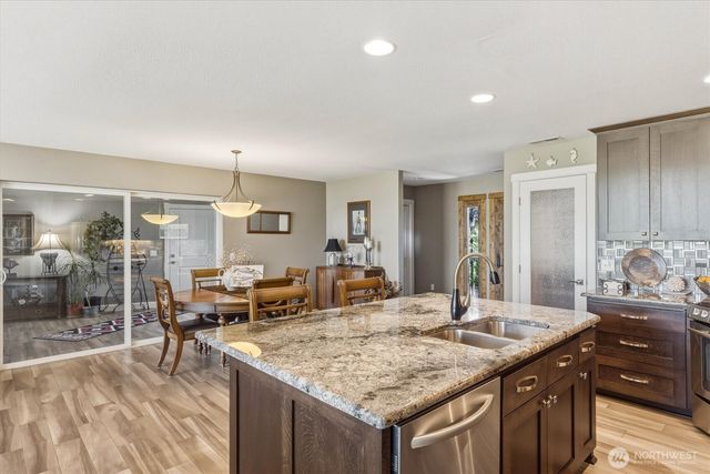 268 S Welcome Slough Road, Cathlamet, WA 98612