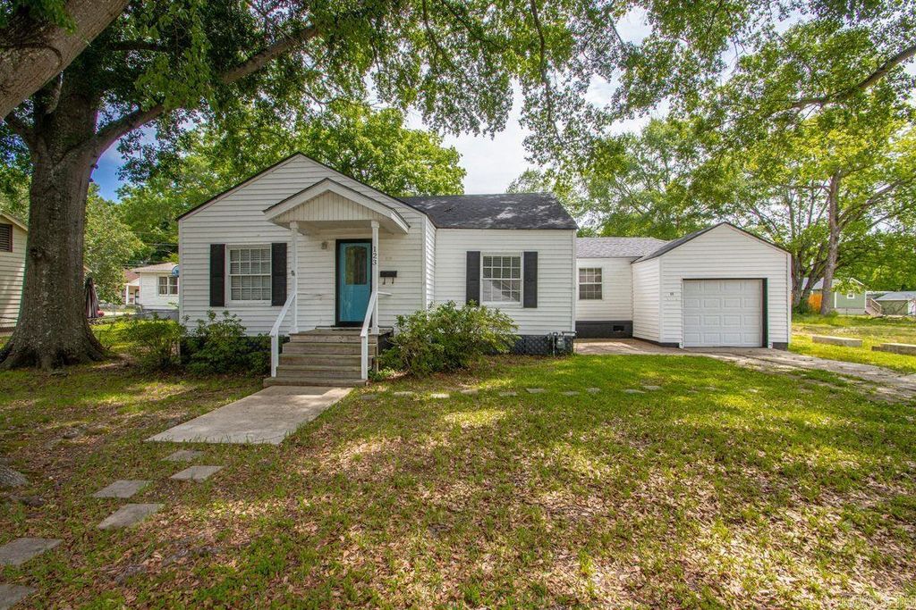 123 N Olive Street, Benton, AR 72015