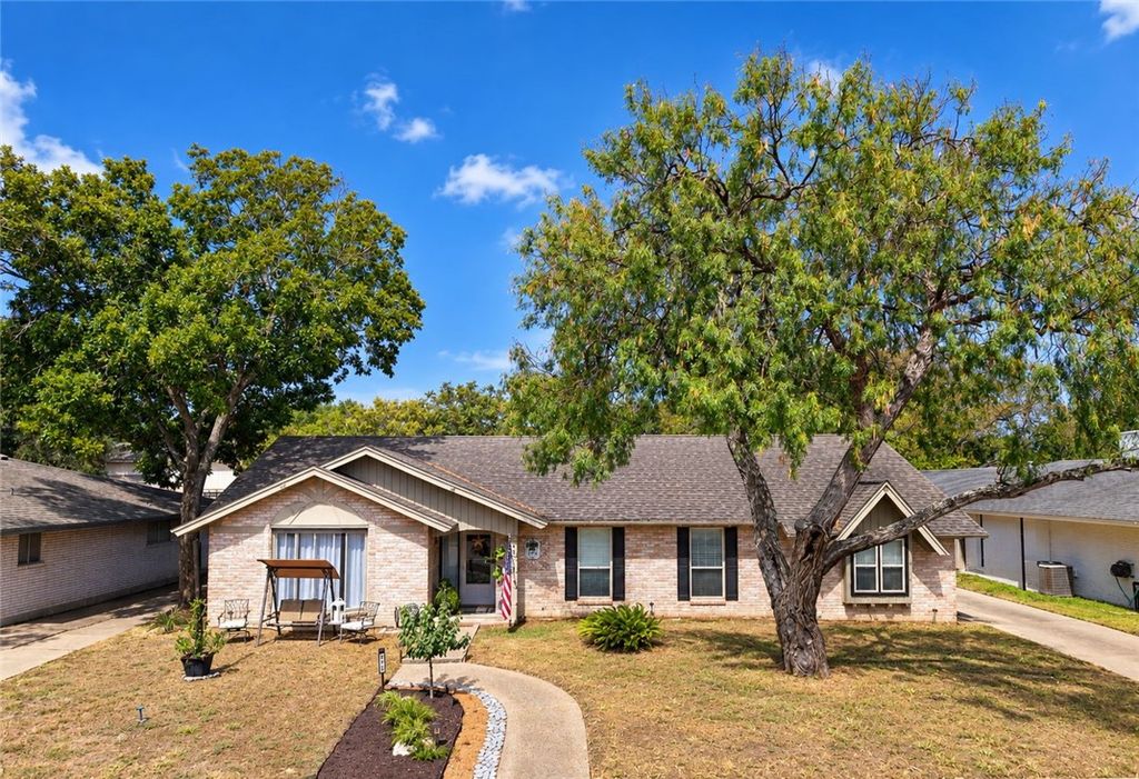 4318 Congressional Dr, Corpus Christi, TX 78413 — exterior