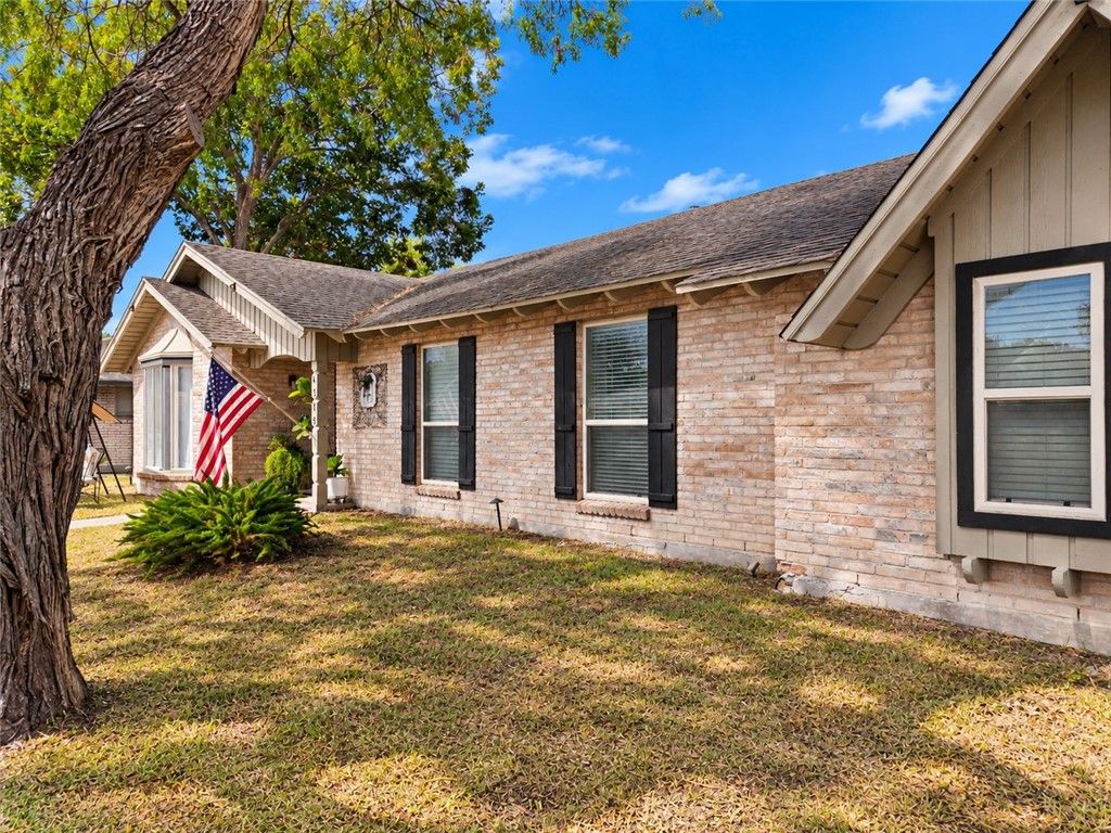 4318 Congressional Dr, Corpus Christi, TX 78413 — photo 3