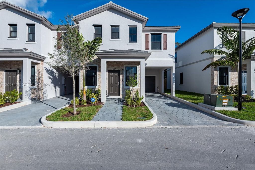 1601 SW 28th Street, Fort Lauderdale, FL 33315