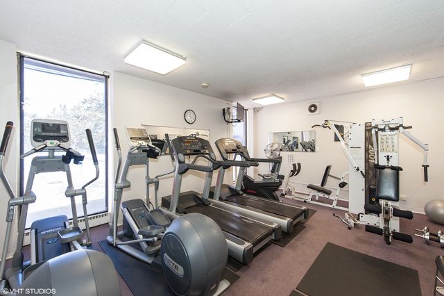 5701 N SHERIDAN Road 21A, Chicago, IL 60660