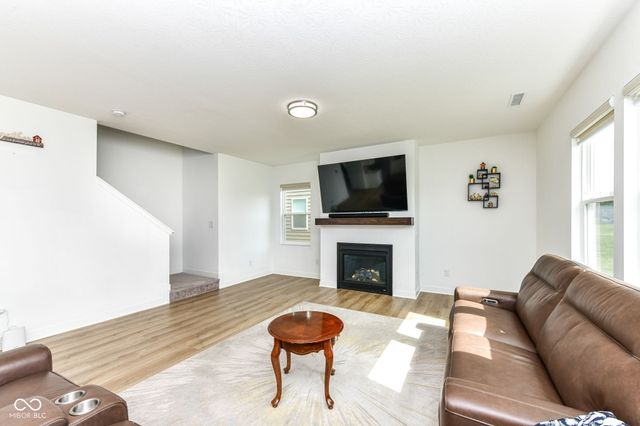 17267 Hanningfield Way, Westfield, IN 46074