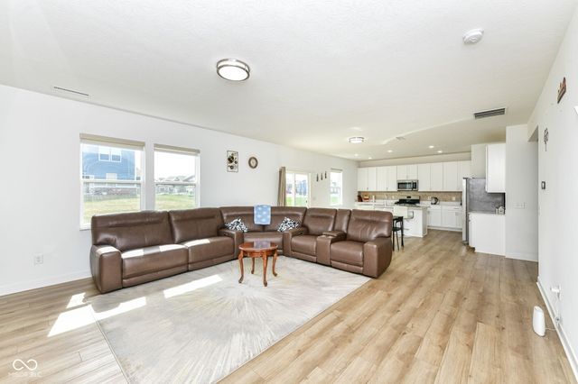 17267 Hanningfield Way, Westfield, IN 46074