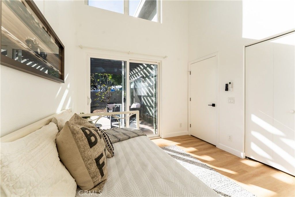 Image 12 of property listing at 16124 San Fernando Mission, Granada Hills, CA 91344