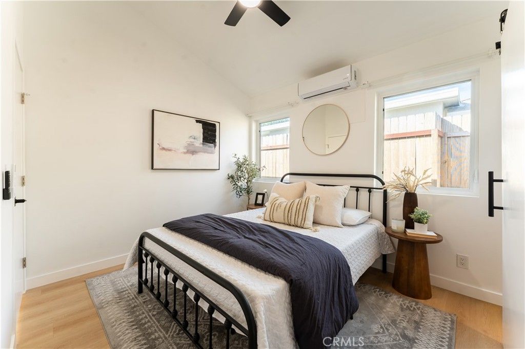 Image 15 of property listing at 16124 San Fernando Mission, Granada Hills, CA 91344