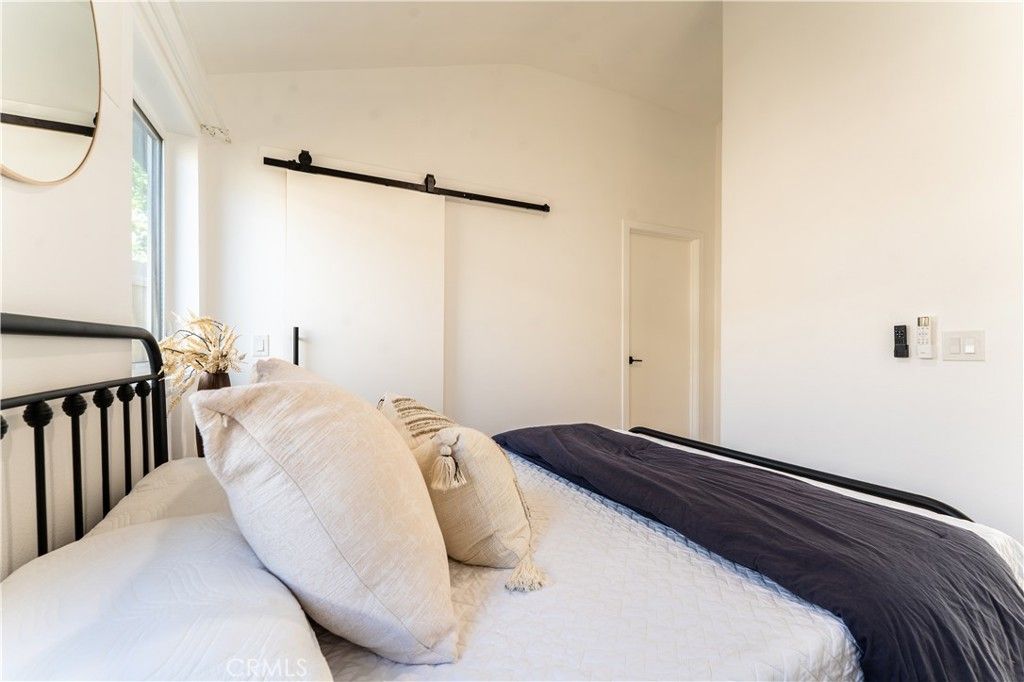 Image 17 of property listing at 16124 San Fernando Mission, Granada Hills, CA 91344