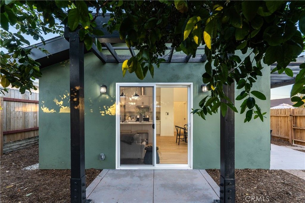 Image 32 of property listing at 16124 San Fernando Mission, Granada Hills, CA 91344