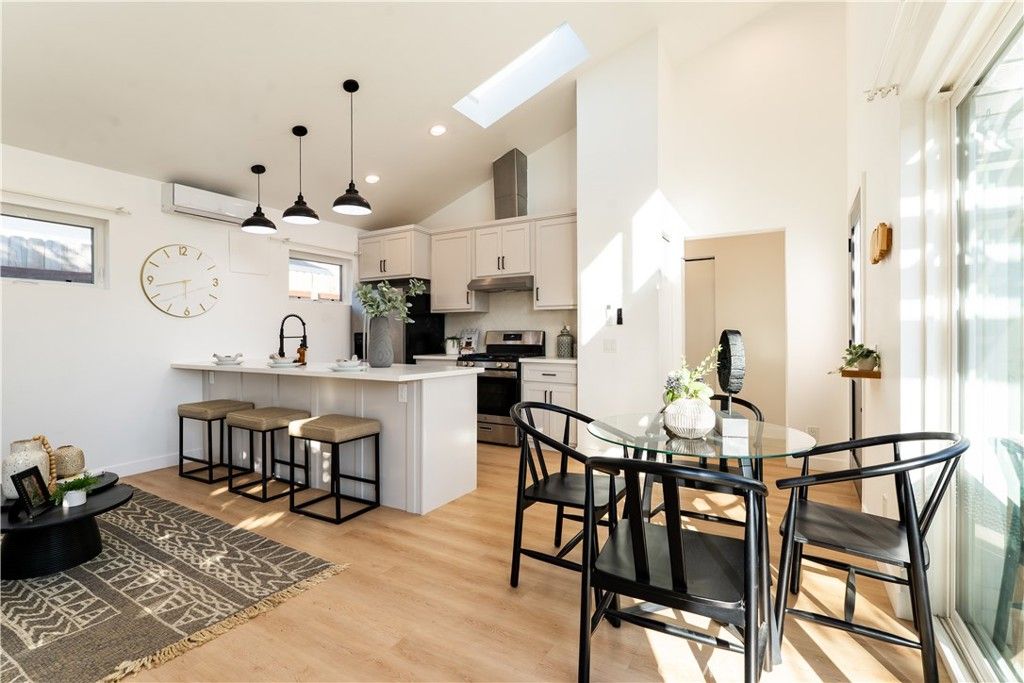 Image 4 of property listing at 16124 San Fernando Mission, Granada Hills, CA 91344