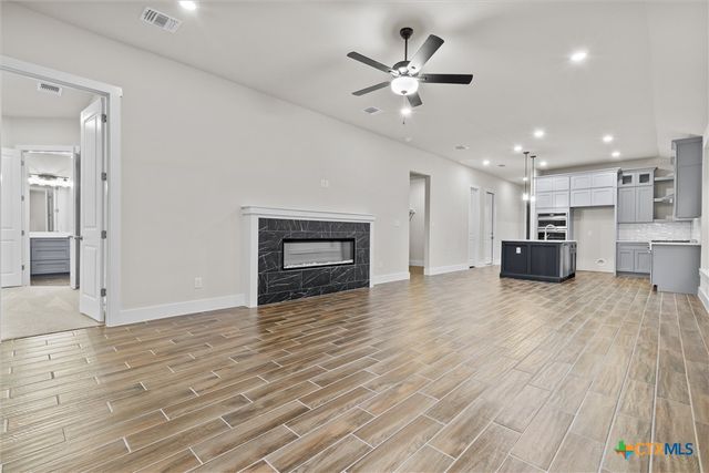 8507 Pine Muhly Drive, Lago Vista, TX 78645