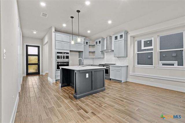 8507 Pine Muhly Drive, Lago Vista, TX 78645