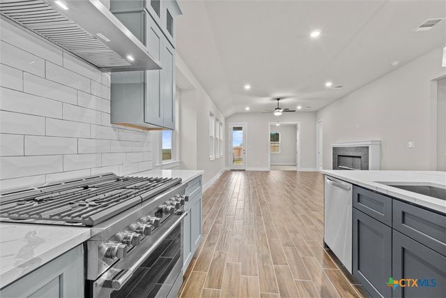 8507 Pine Muhly Drive, Lago Vista, TX 78645