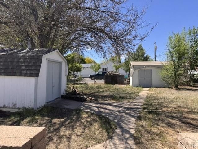 10 Wheatridge Dr, Pueblo, CO 81005