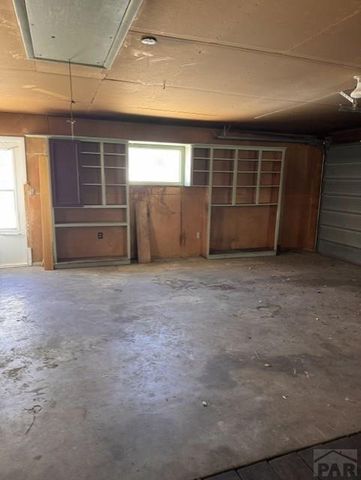 10 Wheatridge Dr, Pueblo, CO 81005