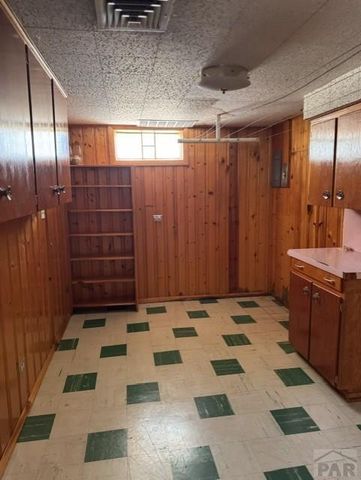 10 Wheatridge Dr, Pueblo, CO 81005