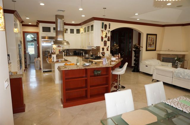 650 E Rambling Drive, Wellington, FL 33414