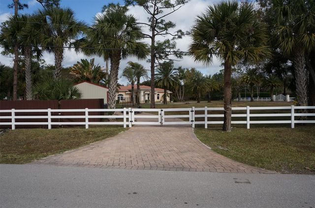 650 E Rambling Drive, Wellington, FL 33414