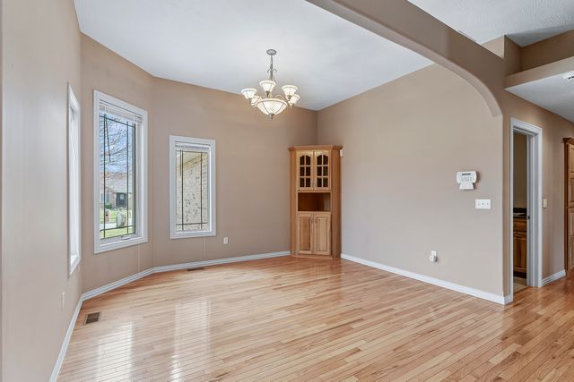 3969 N Springlawn Avenue, Springfield, MO 65803