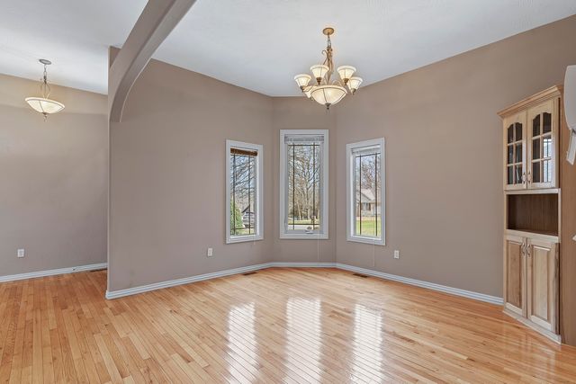 3969 N Springlawn Avenue, Springfield, MO 65803