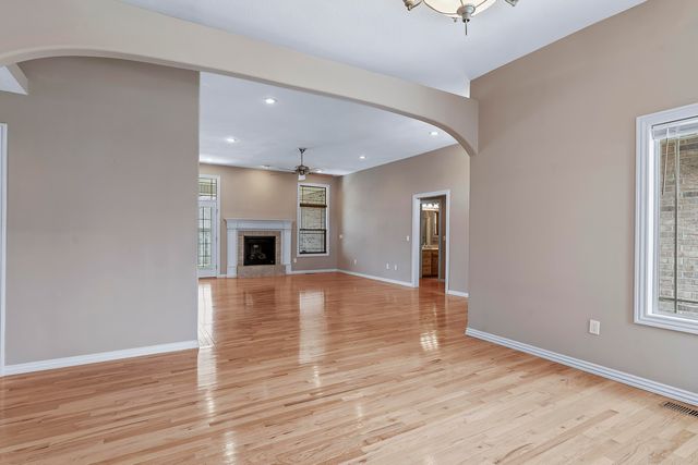 3969 N Springlawn Avenue, Springfield, MO 65803