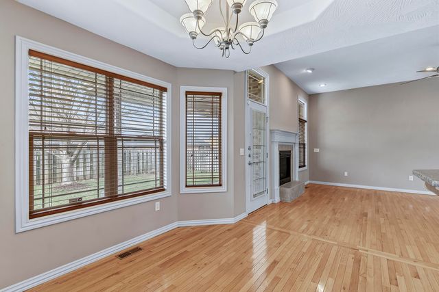 3969 N Springlawn Avenue, Springfield, MO 65803