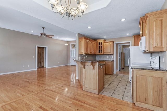 3969 N Springlawn Avenue, Springfield, MO 65803