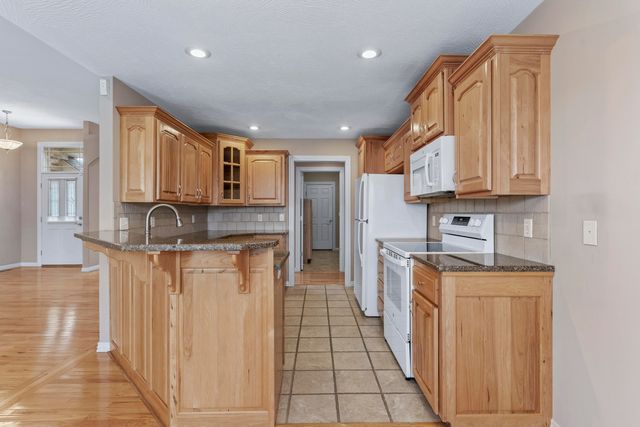 3969 N Springlawn Avenue, Springfield, MO 65803