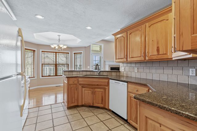 3969 N Springlawn Avenue, Springfield, MO 65803