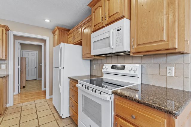 3969 N Springlawn Avenue, Springfield, MO 65803