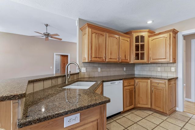 3969 N Springlawn Avenue, Springfield, MO 65803