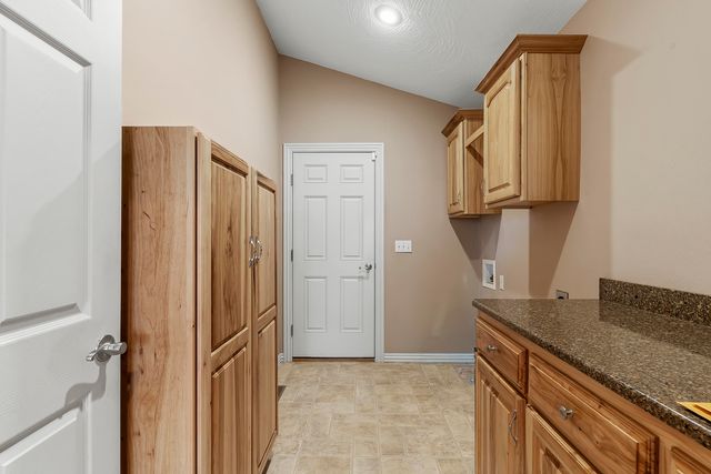 3969 N Springlawn Avenue, Springfield, MO 65803