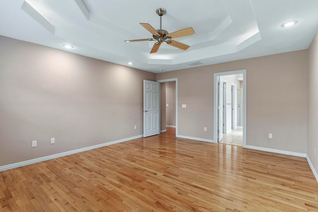 3969 N Springlawn Avenue, Springfield, MO 65803