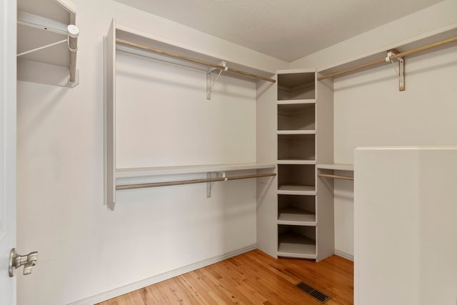 3969 N Springlawn Avenue, Springfield, MO 65803