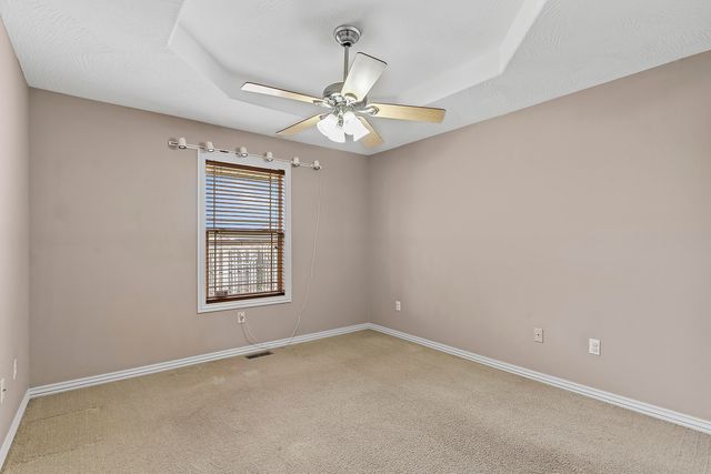 3969 N Springlawn Avenue, Springfield, MO 65803