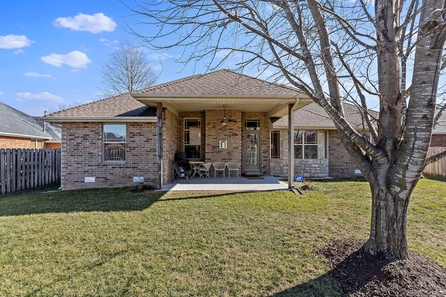 3969 N Springlawn Avenue, Springfield, MO 65803