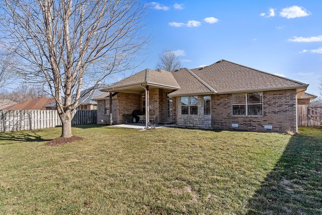 3969 N Springlawn Avenue, Springfield, MO 65803