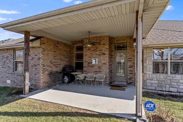 3969 N Springlawn Avenue, Springfield, MO 65803