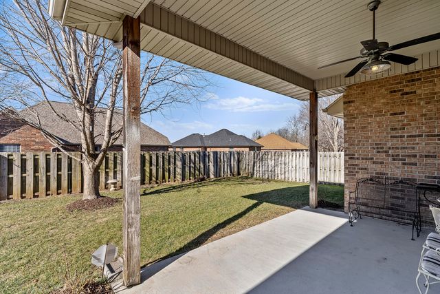 3969 N Springlawn Avenue, Springfield, MO 65803