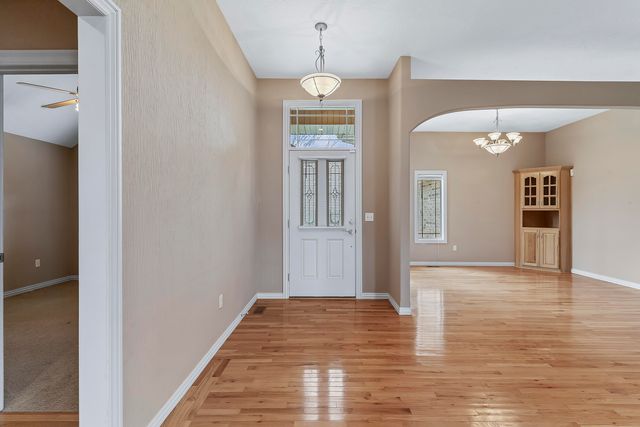 3969 N Springlawn Avenue, Springfield, MO 65803