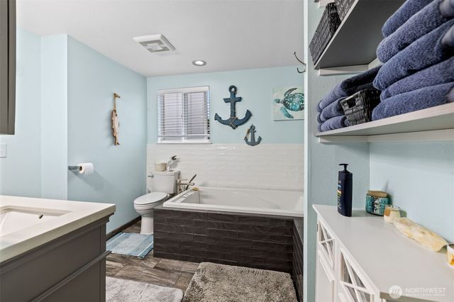 12311 109th Avenue Ct E, Puyallup, WA 98374